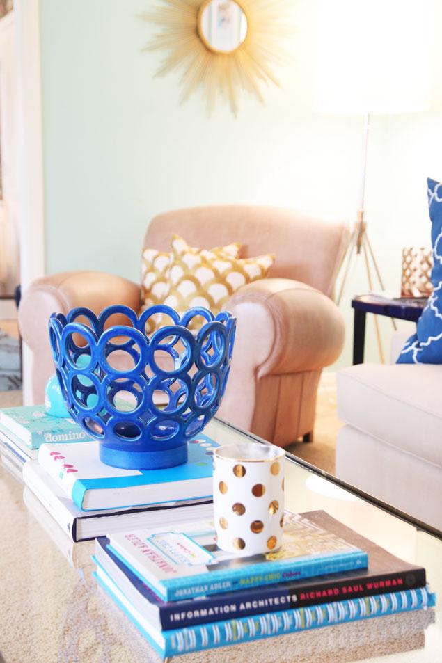 lawrence-mcrae-blue-vase-in-living-room