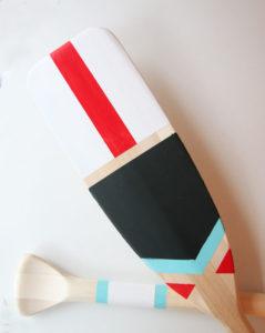 Detail of hand painted DIY oars for lake house - www.pencilshavingsstudio.com
