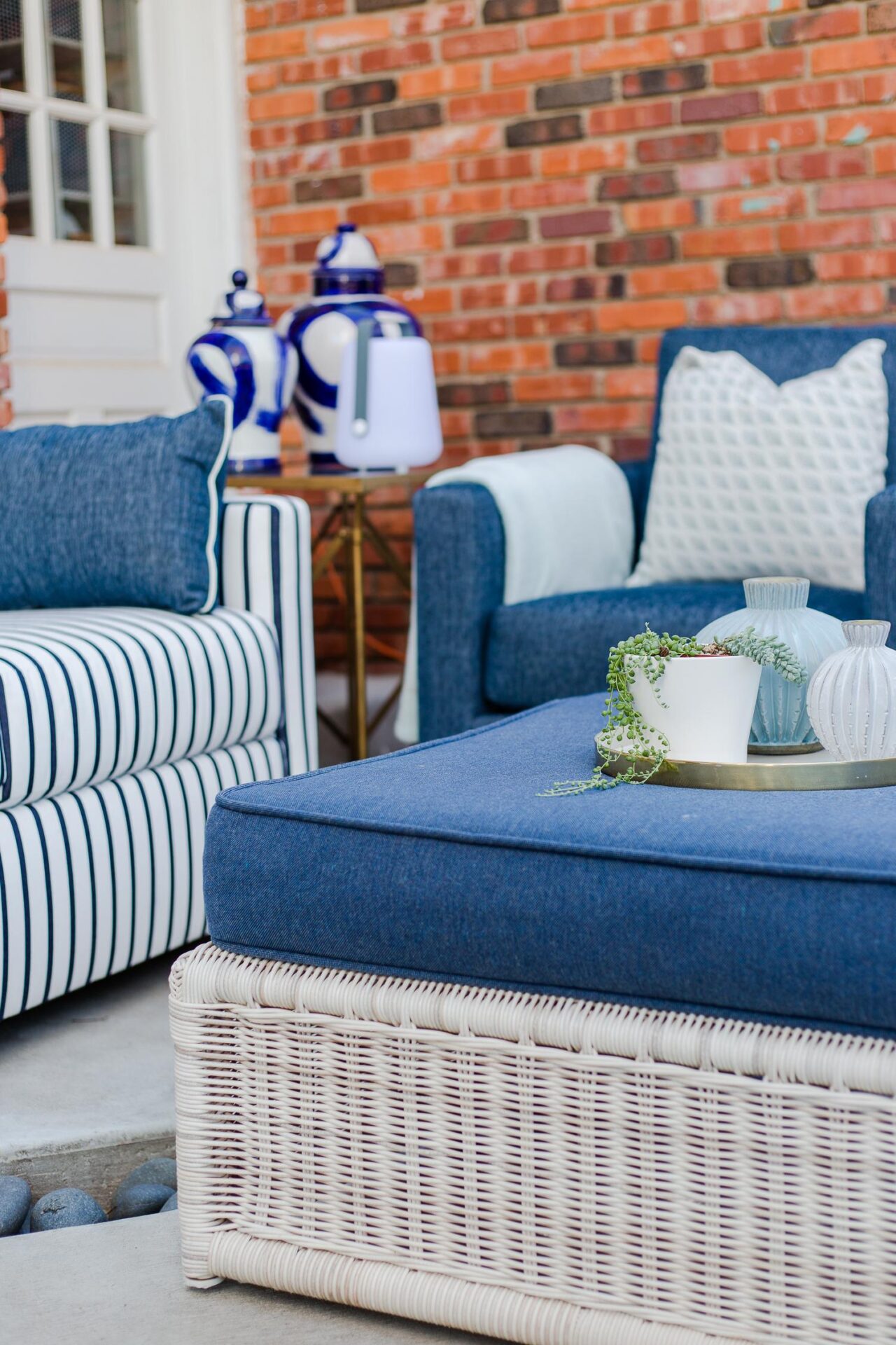 upholstered outdoor living furniture / oklahoma city interior designer / patio design / patio furniture